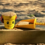 Strand, zand, spelen kinderen, Kroatie vakantie land