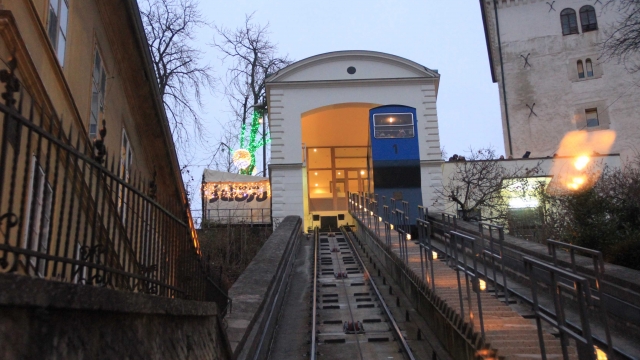 Advent in Zagreb - Funicular to upper town